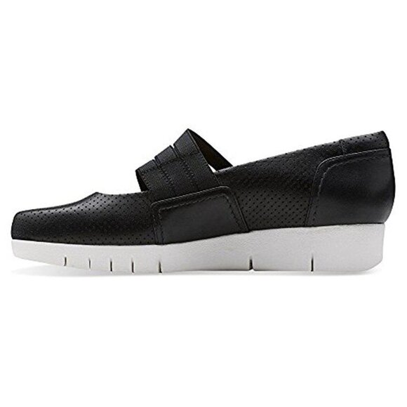 Clarks Womens Daelyn City Slip-On - Picture 2 of 4